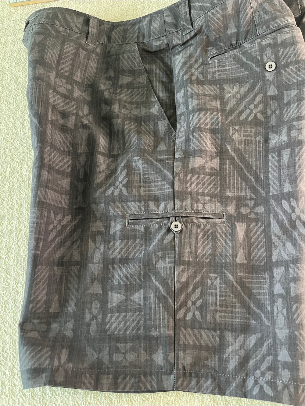 Crazy shirts brand, coconut poly/spandex gray/black patterned men shorts, golf - Picture 10 of 13